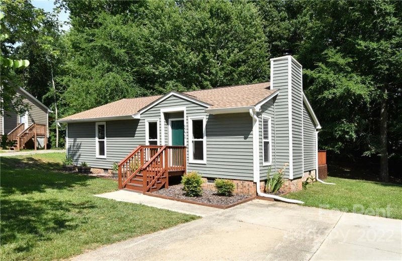 Property image 3 at 8204 Chrisbry Lane, Charlotte, NC 28215