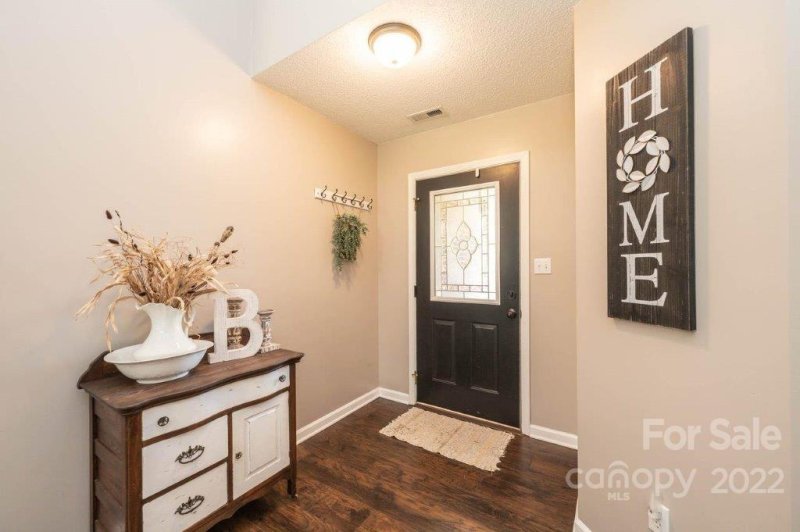 Property image 4 at 5045 Stetson Lane, Claremont, NC 28610