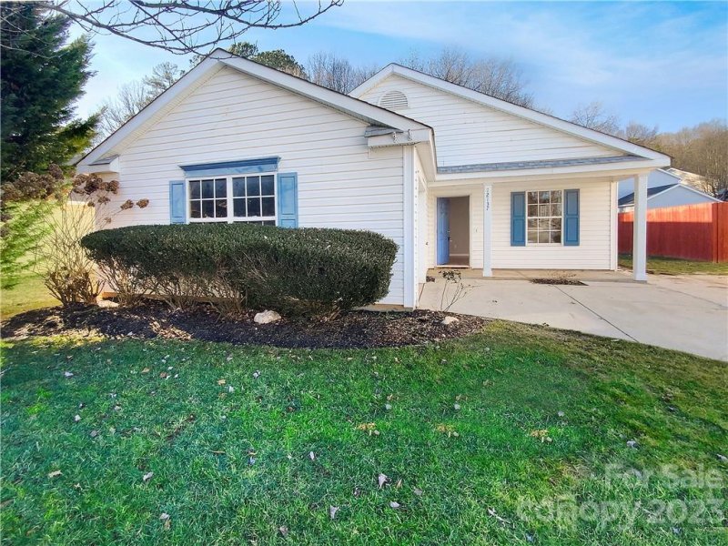 12137 Stewarts Crossing Drive