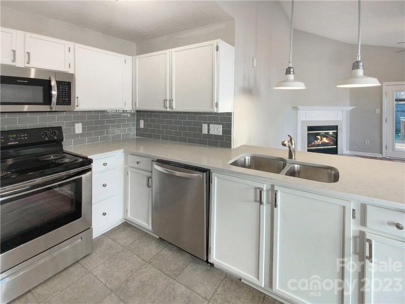 Property image 4 at 12137 Stewarts Crossing Drive, Charlotte, NC 28215