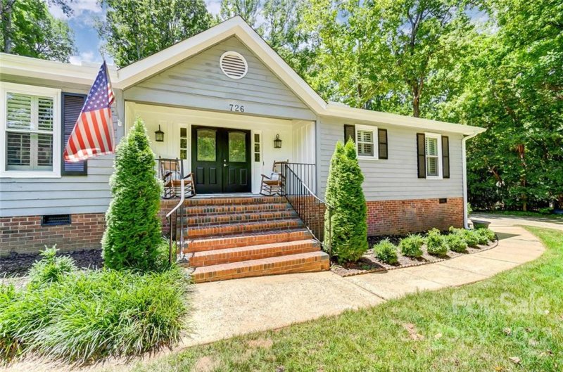 Property image 2 at 726 Knollwood Court, Rock Hill, SC 29732
