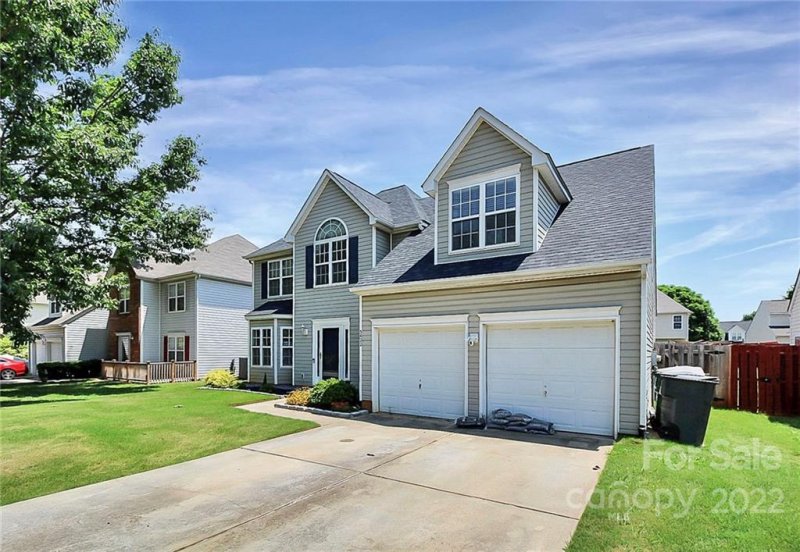 Property image 2 at 5422 Linda Vista Lane, Charlotte, NC 28216