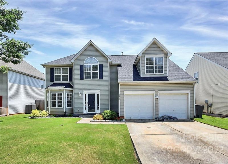 Property image 3 at 5422 Linda Vista Lane, Charlotte, NC 28216
