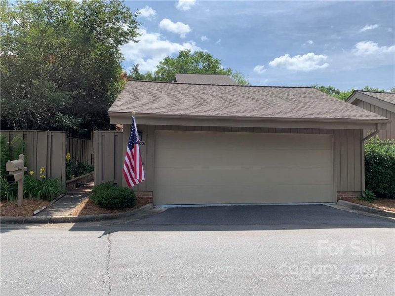 4902 Torrey Pines Court