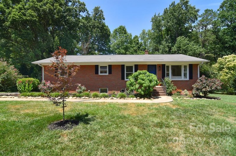 Property image 4 at 119 Meadowbrook Lane, Davidson, NC 28036