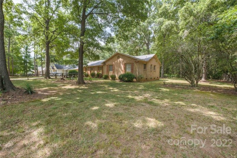 Property image 3 at 6703 1st Avenue, Indian Trail, NC 28079