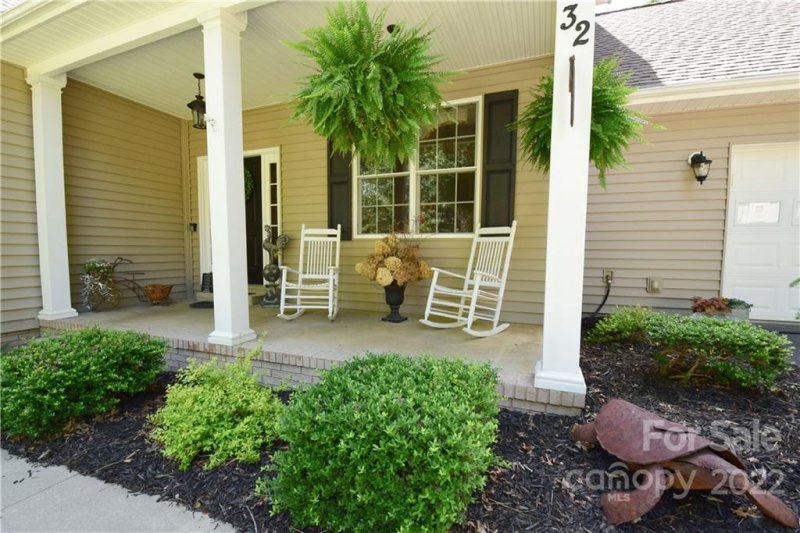 Property image 4 at 32 Helen Holcombe Way, Candler, NC 28715