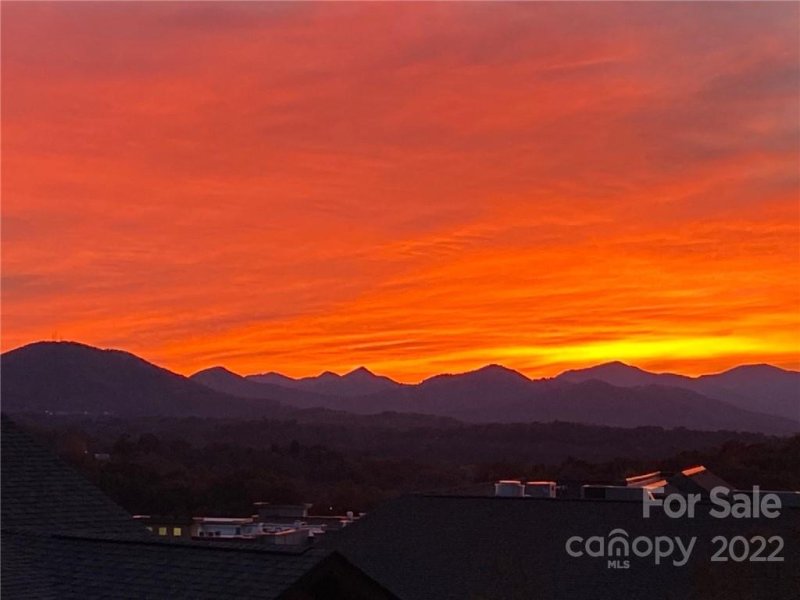 Property image 3 at 304 Ava Lane, Asheville, NC 28804