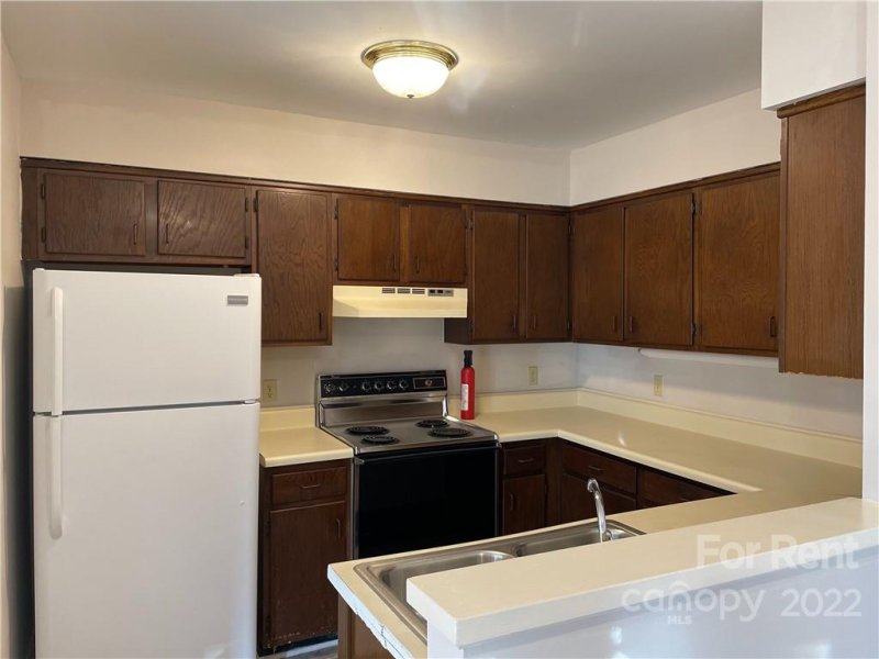 Property image 5 at 4804 Spring Lake Drive, Charlotte, NC 28212