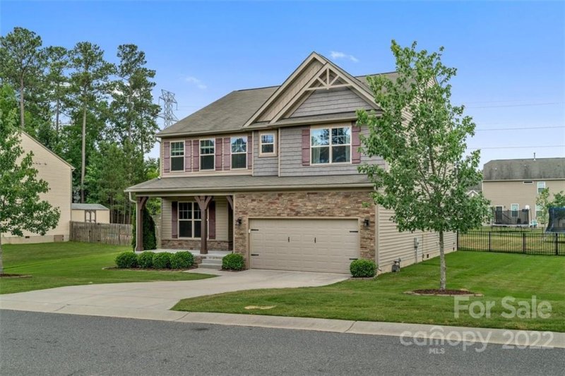 Property image 2 at 312 Alyssum Avenue, Clover, SC 29710