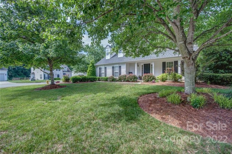 Property image 2 at 105 Brookhollow Drive, Mount Holly, NC 28120