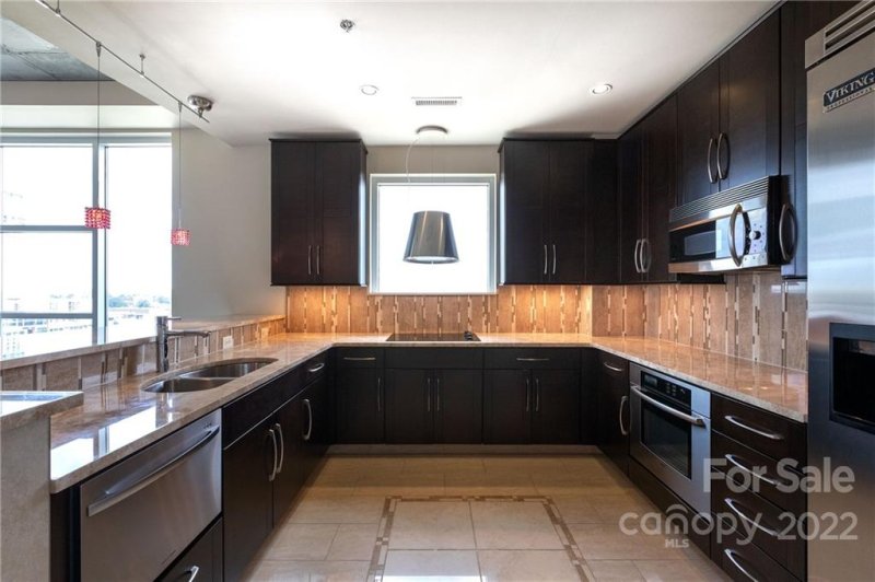 Property image 2 at 505 E 6th Street, Charlotte, NC 28202