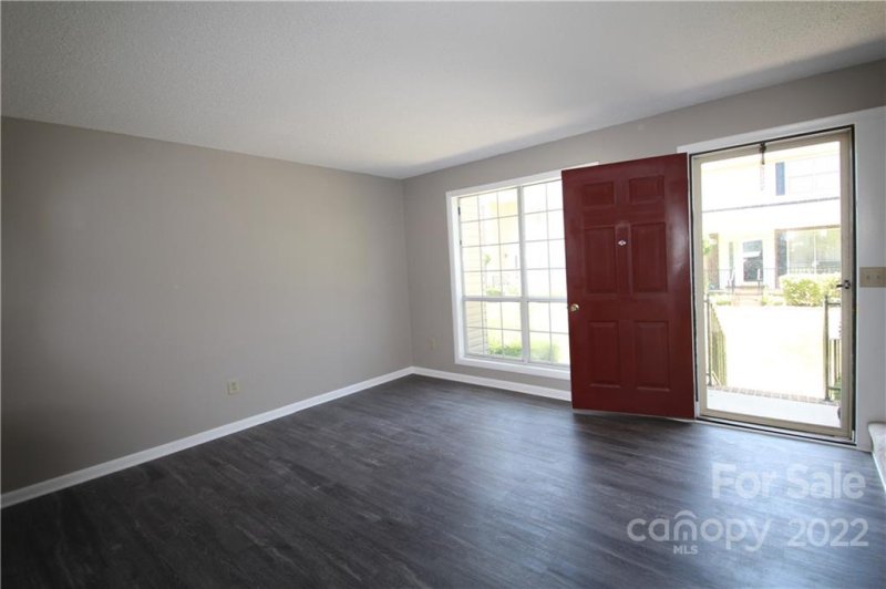 Property image 3 at 943 Surry Lane, Gastonia, NC 28054