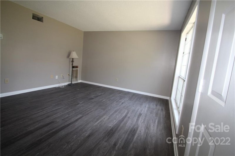 Property image 4 at 943 Surry Lane, Gastonia, NC 28054