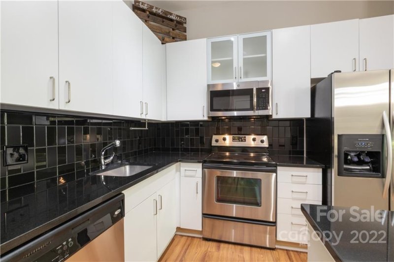 Property image 4 at 2125 Southend Drive, Charlotte, NC 28203