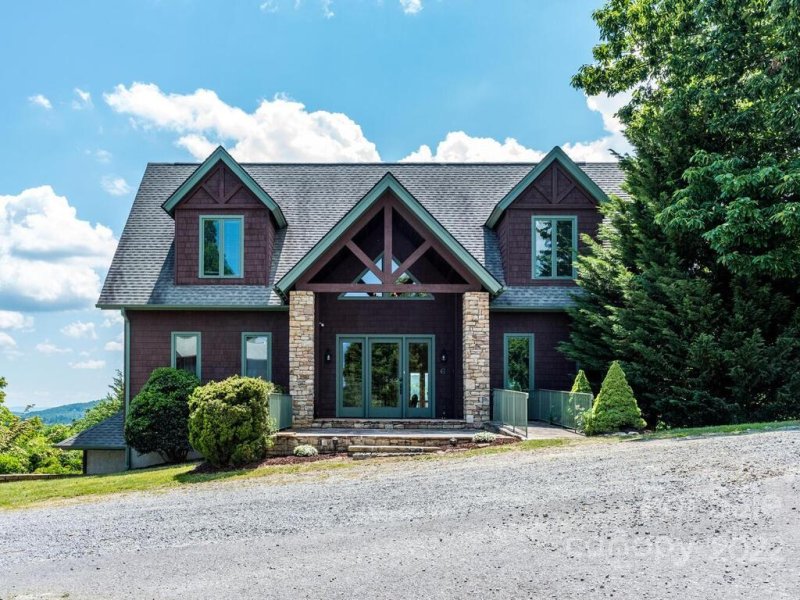 Property image 2 at 6 Songbird Court, Hendersonville, NC 28792