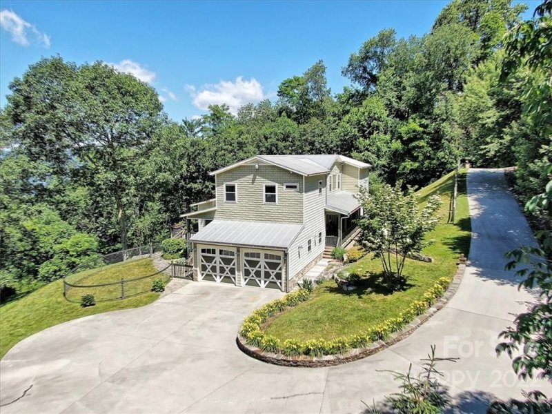 Property image 2 at 1302 Presidential Drive, Waynesville, NC 28786