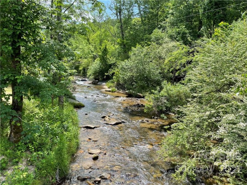 Property image 3 at 107 Twisted Birch Drive, Hendersonville, NC 28792