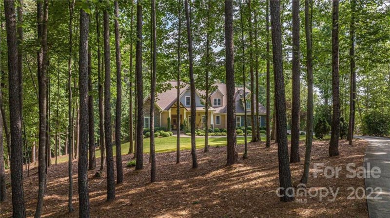 Property image 4 at 6877 Kingfisher Court, Denver, NC 28037