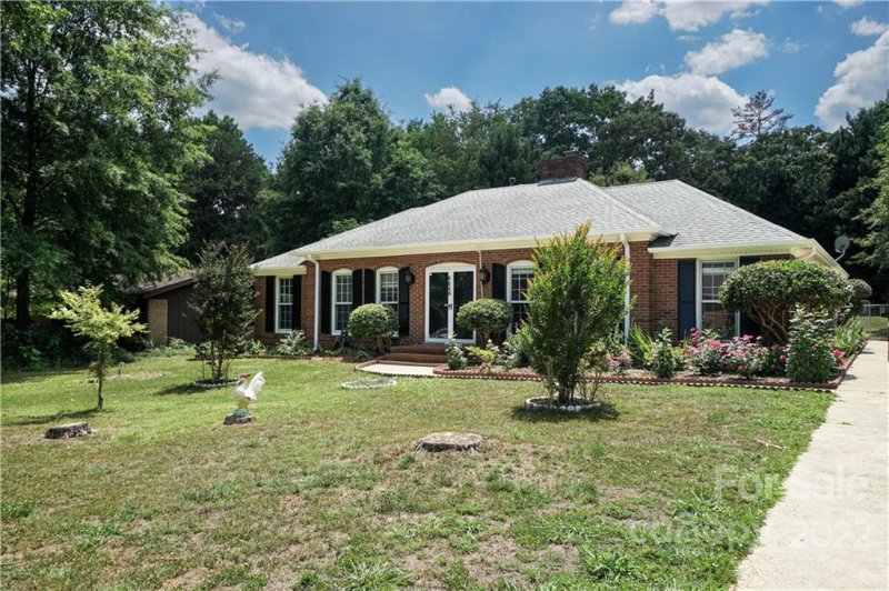 Property image 2 at 6040 Coatbridge Lane, Charlotte, NC 28212