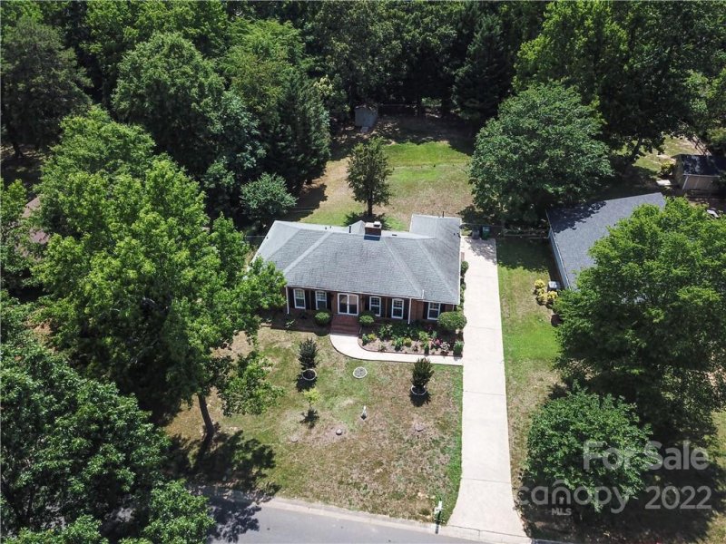 Property image 3 at 6040 Coatbridge Lane, Charlotte, NC 28212