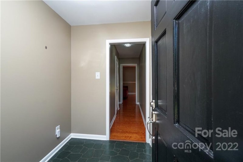 Property image 5 at 6040 Coatbridge Lane, Charlotte, NC 28212