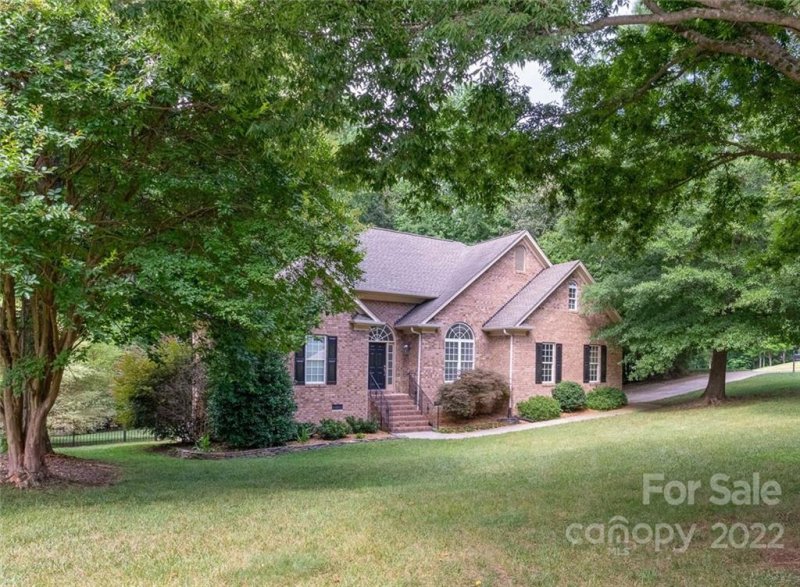 Property image 2 at 5720 Crown Hill Drive, Mint Hill, NC 28227