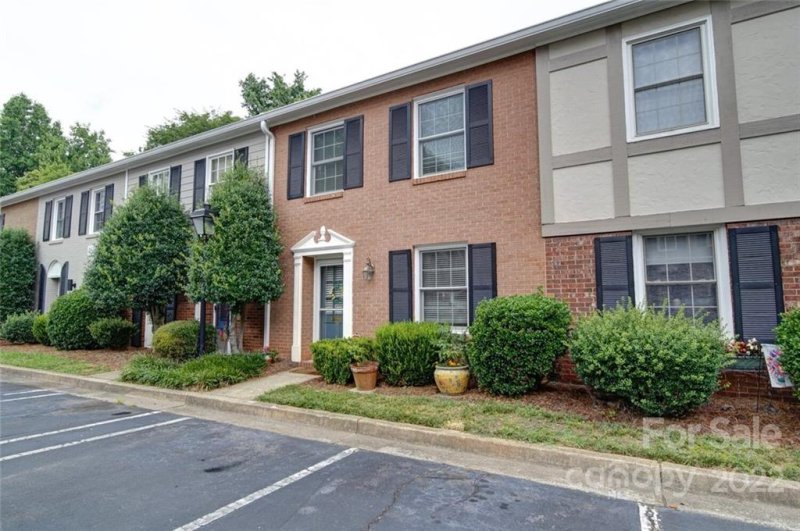 Property image 3 at 4607 Hedgemore Drive, Charlotte, NC 28209