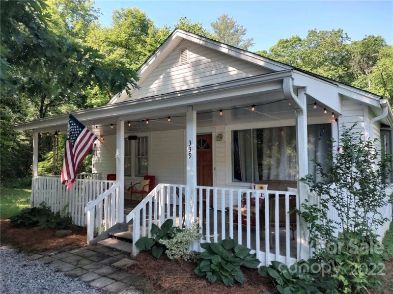 Property image 2 at 339 Cosmos Drive, Hendersonville, NC 28791