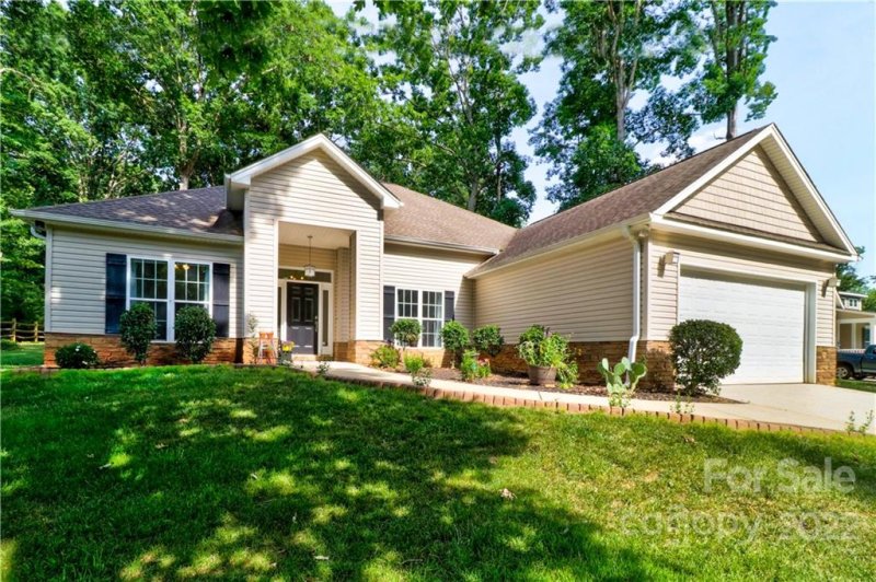 Property image 3 at 157 Autumn Grove Lane, Mooresville, NC 28115