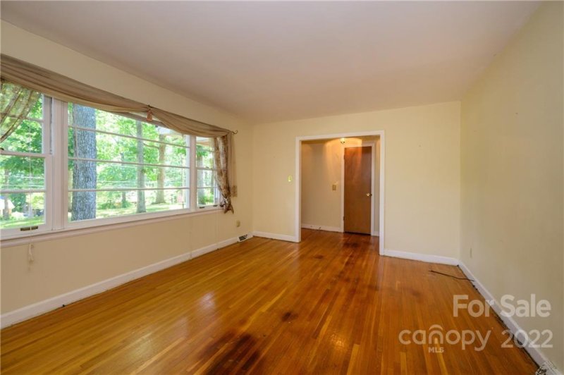 Property image 5 at 1623 Lumarka Drive, Charlotte, NC 28212