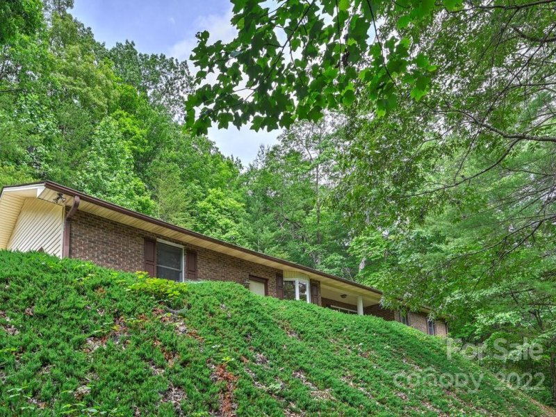 Property image 4 at 17 Ramblewood Trail, Hendersonville, NC 28739