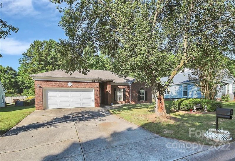 Property image 2 at 5206 Cressingham Court, Charlotte, NC 28227