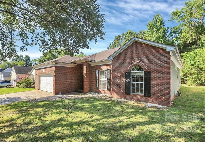 Property image 3 at 5206 Cressingham Court, Charlotte, NC 28227