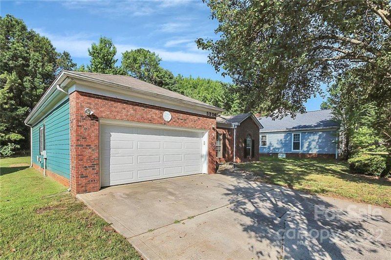 Property image 5 at 5206 Cressingham Court, Charlotte, NC 28227