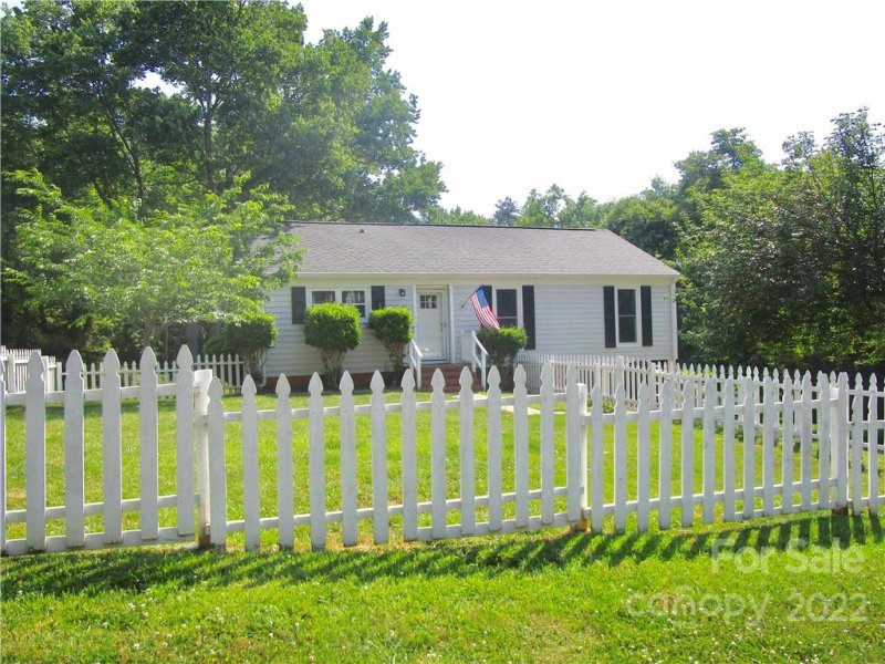 Property image 2 at 10015 Heathergate Lane, Mint Hill, NC 28227