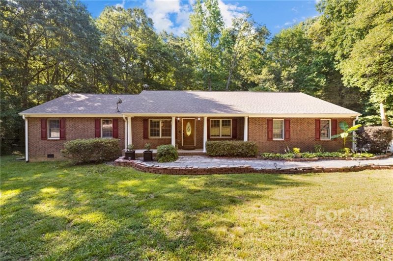 306 Rollingwood Drive