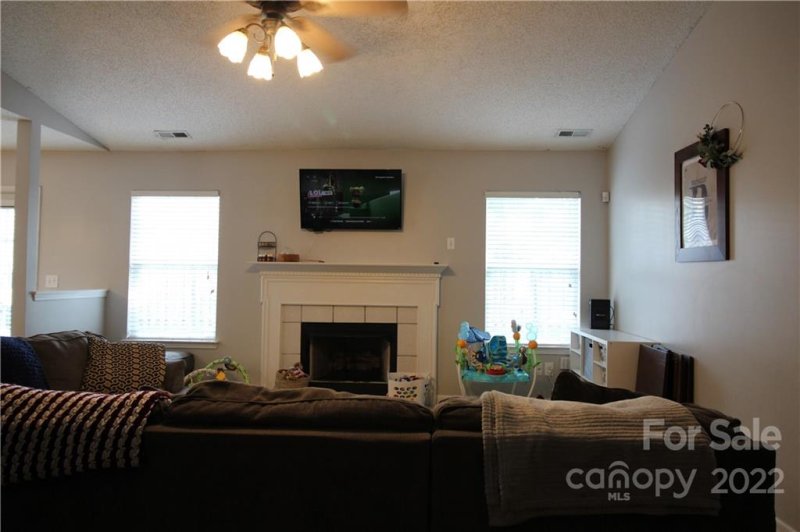 Property image 3 at 2002 Pleasant Dale Drive, Charlotte, NC 28214