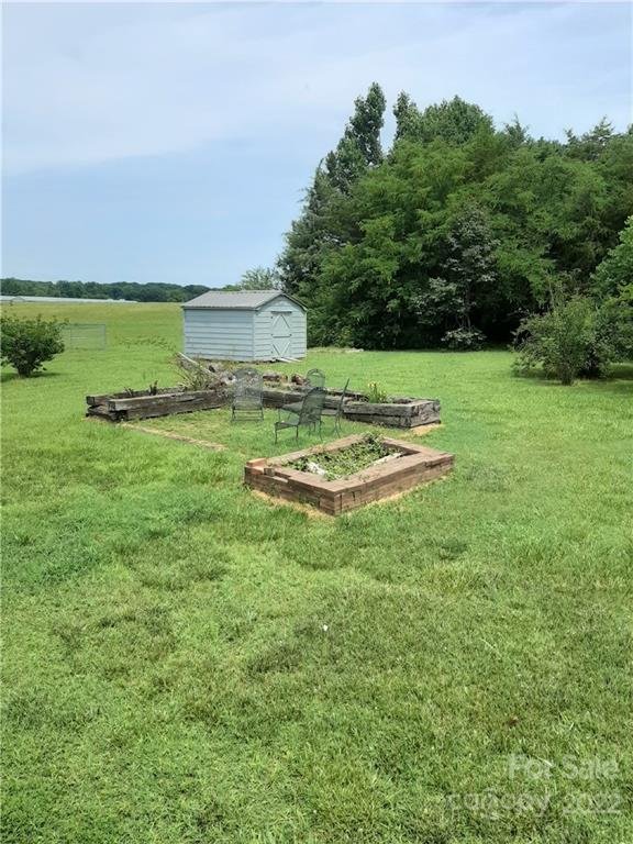 Property image 3 at 2006 Redberry Lane, Conover, NC 28613