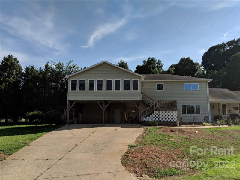 Property image 2 at 174 Crystal Circle, Mooresville, NC 28117