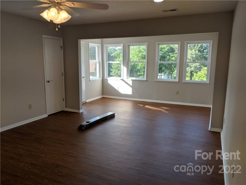 Property image 4 at 174 Crystal Circle, Mooresville, NC 28117