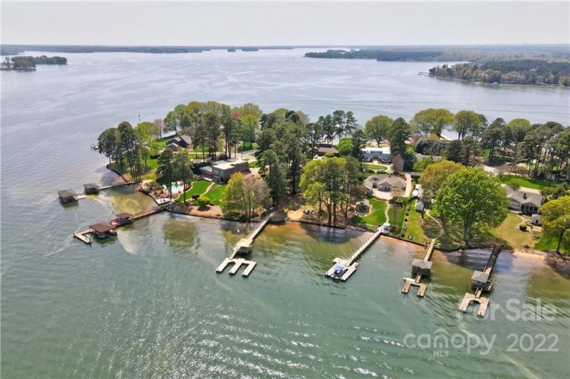 Property image 2 at 713 Isle Of Pines Road, Mooresville, NC 28117