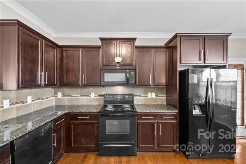 Property image 3 at 515 Rook Road, Charlotte, NC 28216