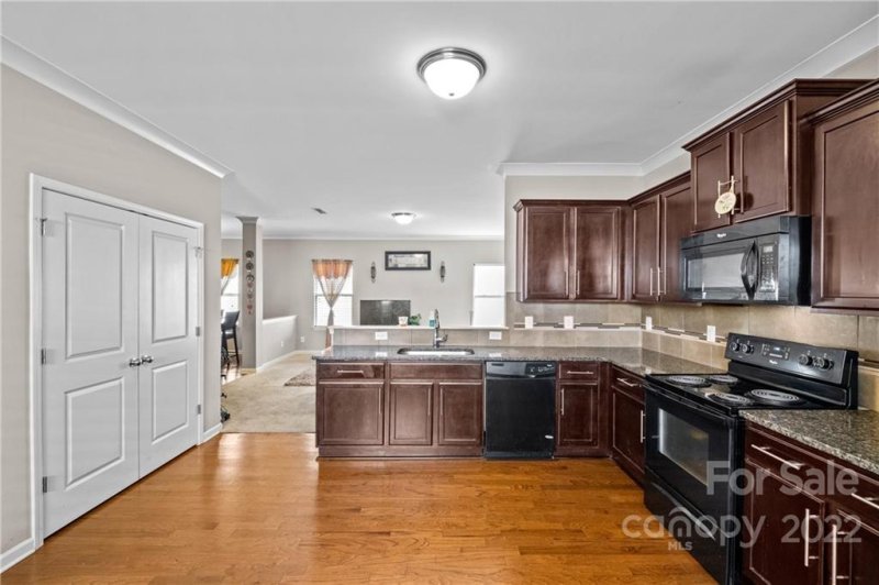 Property image 4 at 515 Rook Road, Charlotte, NC 28216