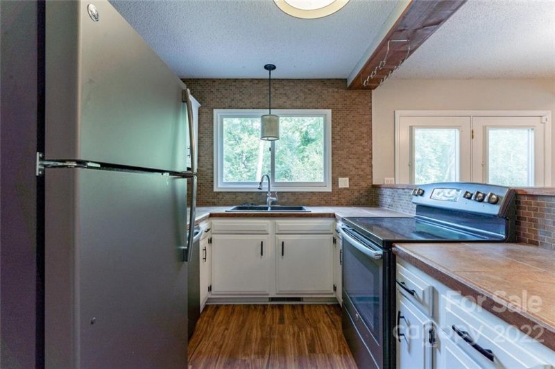 Property image 5 at 3 Royal Fern Court, Fletcher, NC 28732