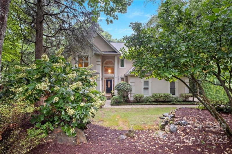 Property image 2 at 7133 Cobblecreek Drive, Matthews, NC 28104