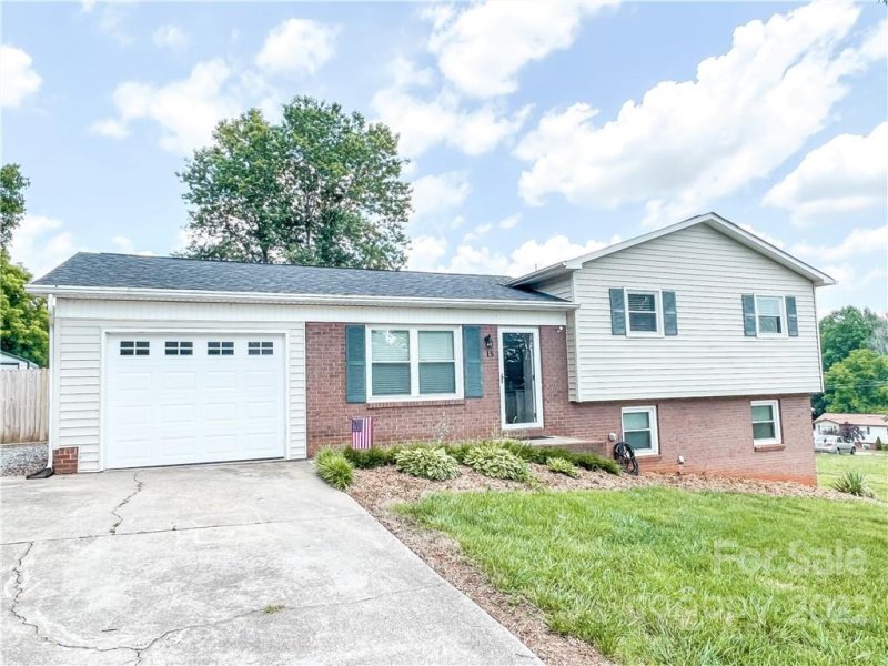 Property image 2 at 15 Claridge Court, Newton, NC 28658