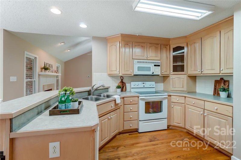 Property image 4 at 334 Rollingwood Drive, Stanley, NC 28164