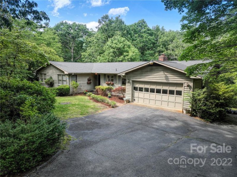 707 Dogwood Trail