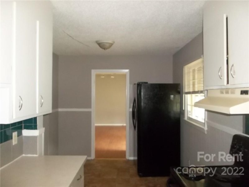 Property image 4 at 372 Leafmore Drive, Charlotte, NC 28213